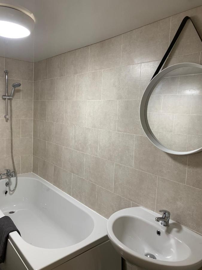 Cosy Cottage In Redcar - Workstays Uk Wilton  외부 사진